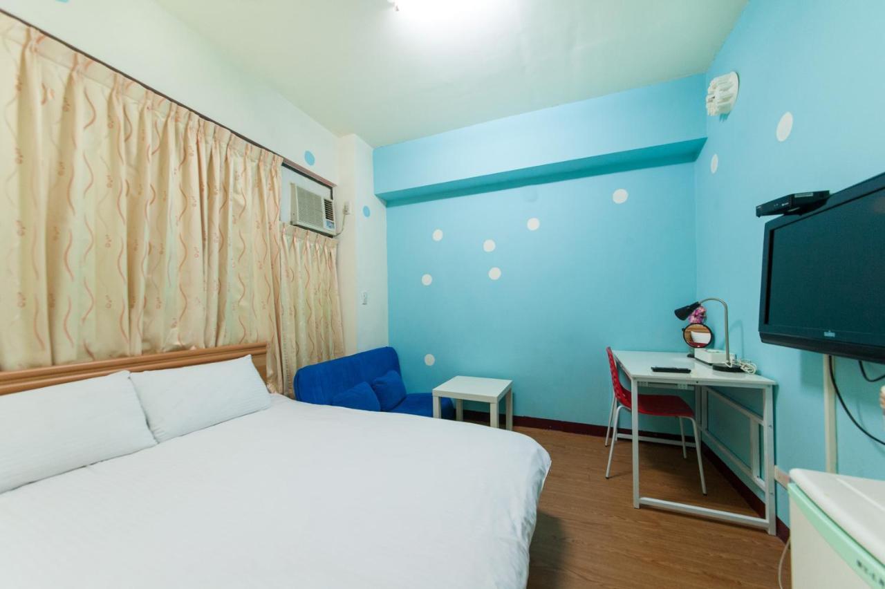 Fengjia Qing Su Homestay Taichung Eksteriør billede