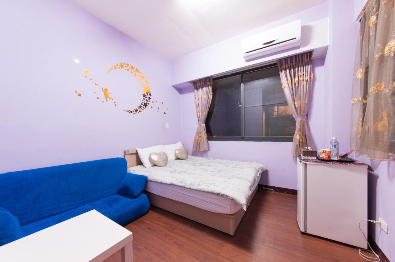Fengjia Qing Su Homestay Taichung Eksteriør billede